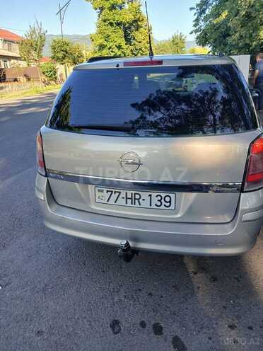 Opel Astra 2005, 236,000 km - 1.6 l - Qax