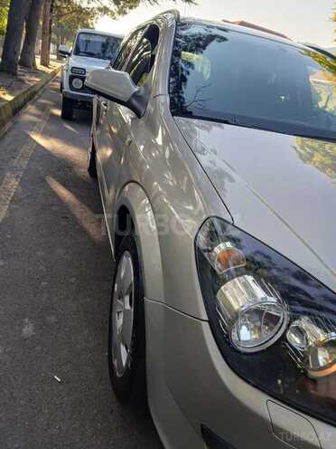 Opel Astra 2005, 236,000 km - 1.6 l - Qax