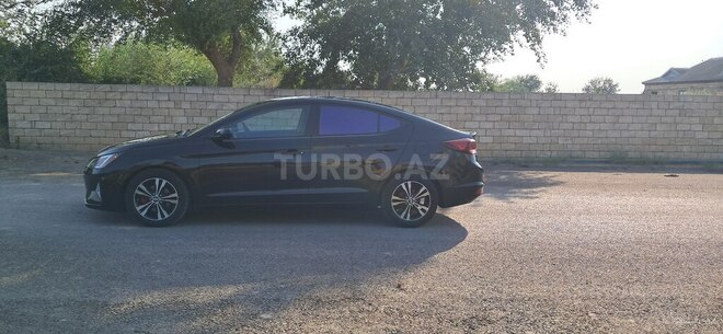 Hyundai Elantra 2019, 110,499 km - 2.0 л - Saatlı