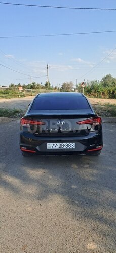 Hyundai Elantra 2019, 110,499 km - 2.0 л - Saatlı