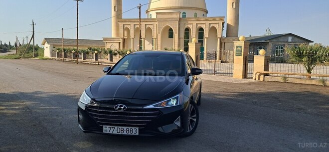Hyundai Elantra 2019, 110,499 km - 2.0 л - Saatlı
