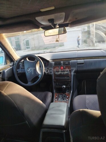 Mercedes E 230 1997, 435,000 km - 2.3 l - Bakı
