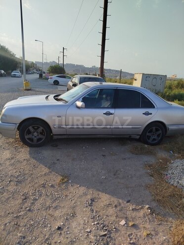 Mercedes E 230 1997, 435,000 km - 2.3 l - Bakı