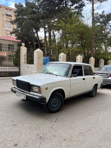 LADA (VAZ) 2107 1987, 70,000 km - 1.6 l - Salyan
