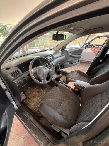 Toyota Corolla 2004, 178,000 km - 1.4 л - Bakı