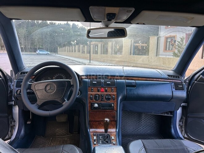 Mercedes E 240 1997, 450,000 km - 2.4 l - Sumqayıt