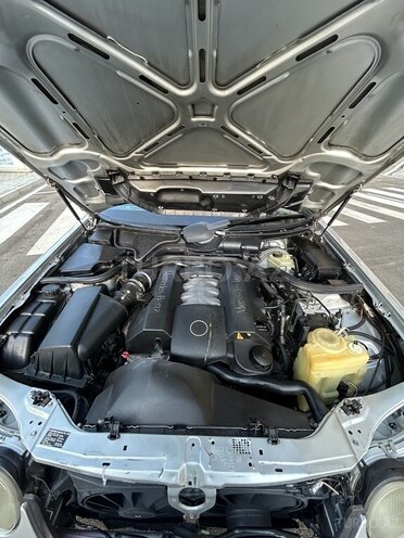 Mercedes E 240 1997, 450,000 km - 2.4 l - Sumqayıt