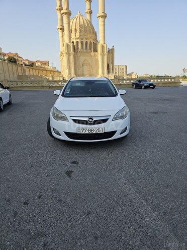 Opel Astra 2011, 290,000 km - 1.3 l - Bakı