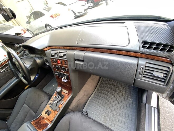 Mercedes E 240 1997, 309,000 km - 2.4 l - Bakı