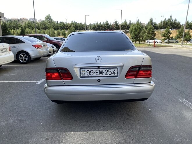 Mercedes E 240 1997, 309,000 km - 2.4 l - Bakı