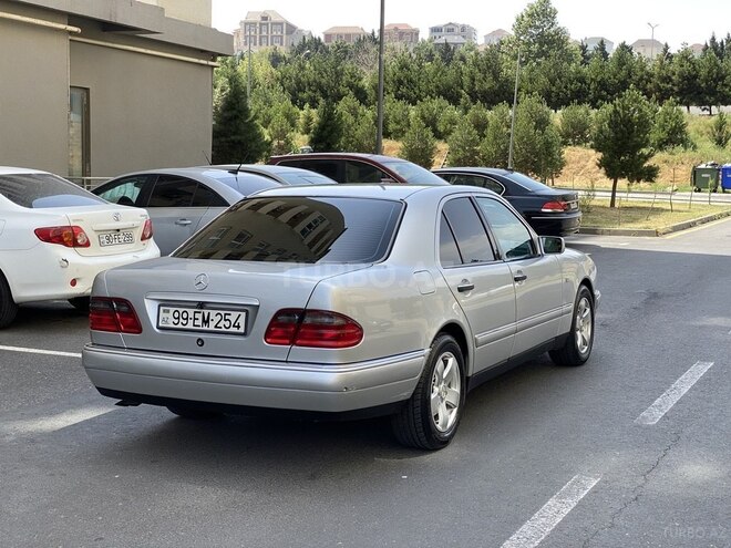 Mercedes E 240 1997, 309,000 km - 2.4 l - Bakı