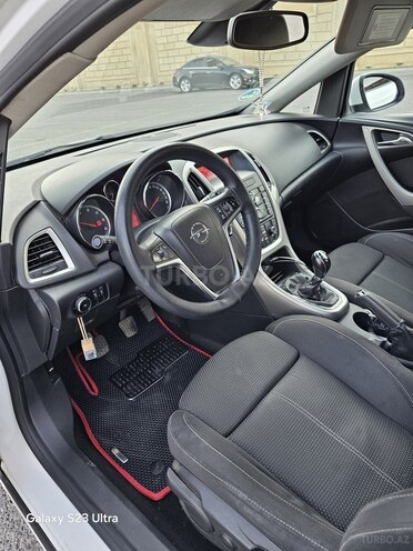 Opel Astra 2011, 290,000 km - 1.3 l - Bakı