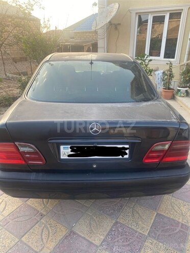 Mercedes E 220 1999, 350,000 km - 2.2 l - Bakı