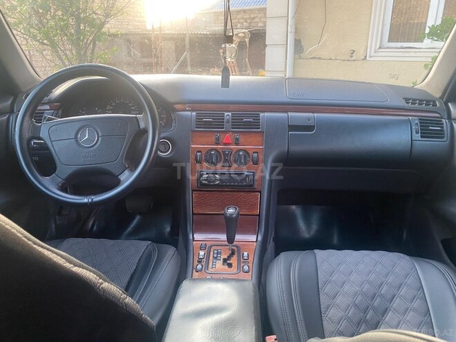 Mercedes E 220 1999, 350,000 km - 2.2 l - Bakı