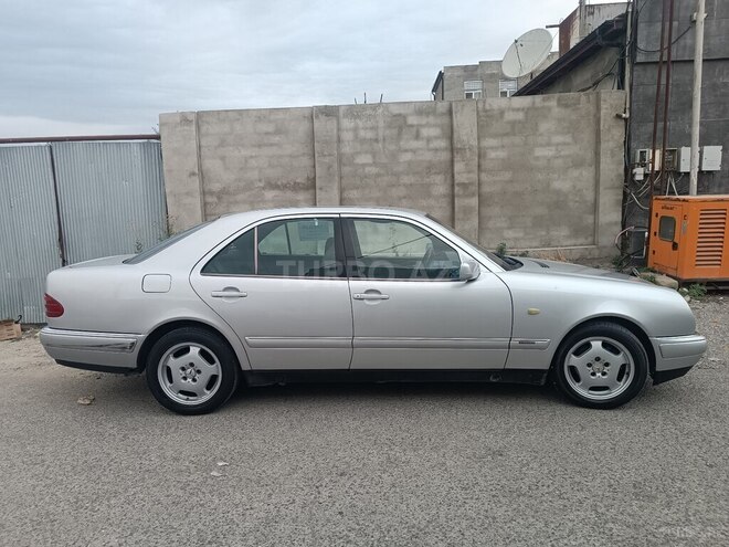 Mercedes E 240 1997, 356,300 km - 2.4 l - Quba