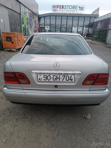Mercedes E 240 1997, 356,300 km - 2.4 l - Quba