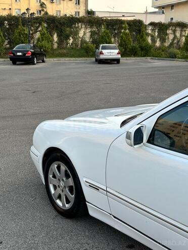 Mercedes E 220 2001, 550,000 km - 2.2 l - Bakı