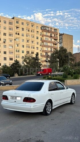 Mercedes E 220 2001, 550,000 km - 2.2 l - Bakı