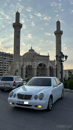 Mercedes E 220 2001, 550,000 km - 2.2 l - Bakı