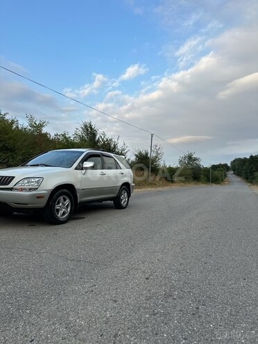 Lexus RX 300 2001, 245,000 km - 3.0 l - Qusar