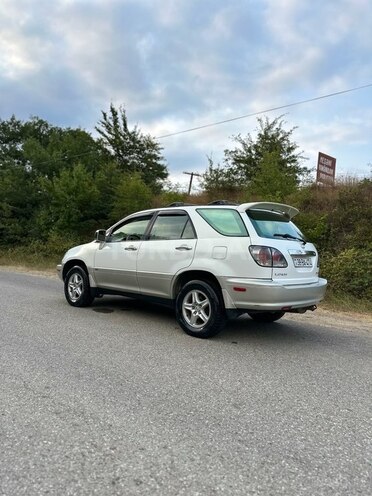 Lexus RX 300 2001, 245,000 km - 3.0 l - Qusar