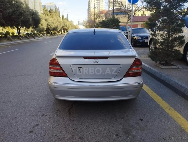 Mercedes C 240 2004, 234,000 km - 2.6 l - Bakı