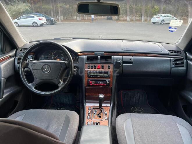 Mercedes E 320 1999, 276,000 km - 3.2 l - Sumqayıt