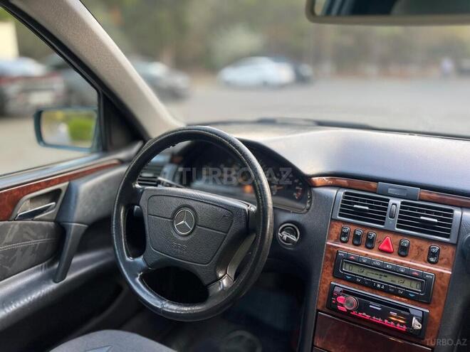 Mercedes E 320 1999, 276,000 km - 3.2 l - Sumqayıt