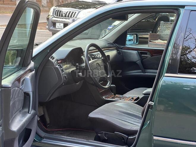 Mercedes E 320 1999, 276,000 km - 3.2 l - Sumqayıt