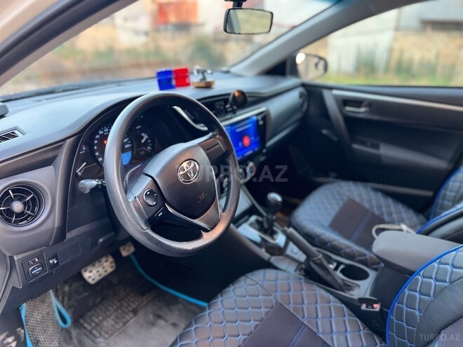 Toyota Corolla 2018, 96,000 km - 1.6 l - Bakı