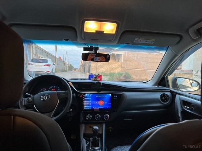 Toyota Corolla 2018, 96,000 km - 1.6 l - Bakı