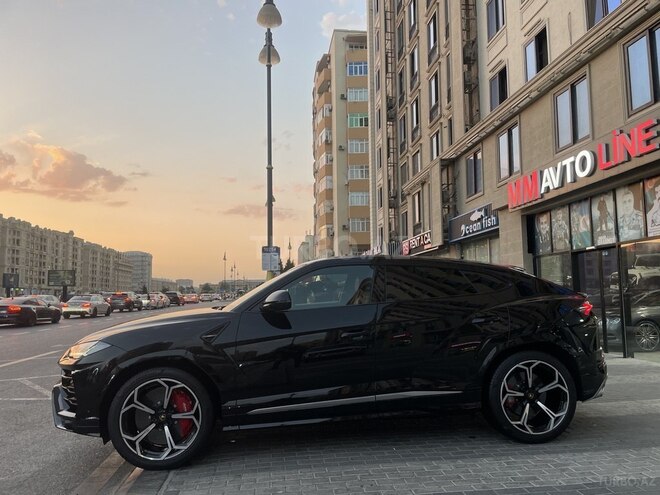 Lamborghini Urus-6