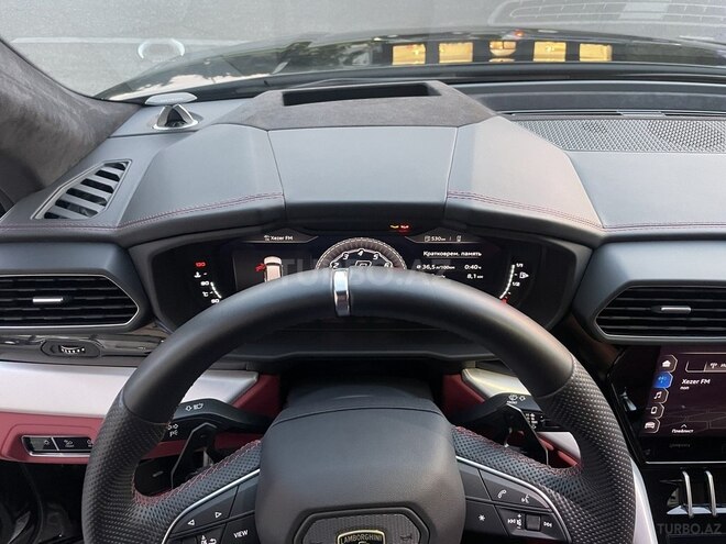 Lamborghini Urus-26