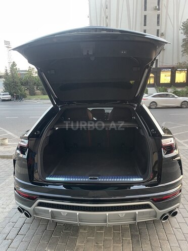 Lamborghini Urus-28