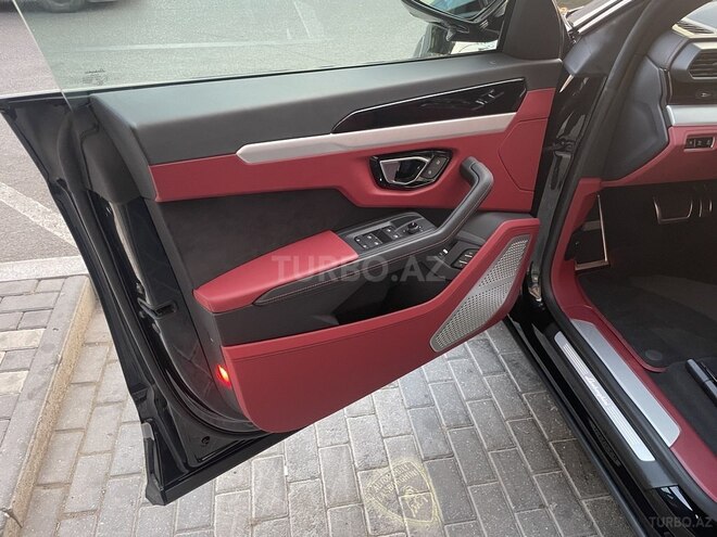 Lamborghini Urus-24