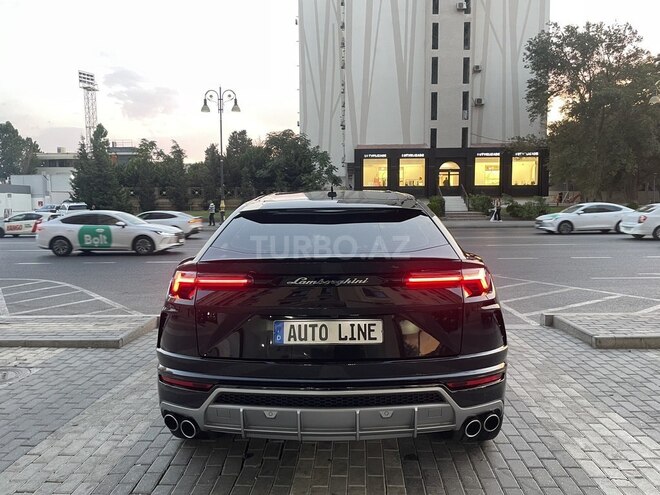 Lamborghini Urus-15