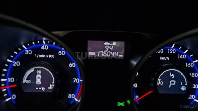 Hyundai ix35 2013, 176,000 km - 2.0 l - Bakı