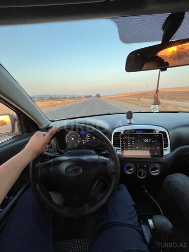 Hyundai Accent 2009, 301,459 km - 1.4 л - İsmayıllı