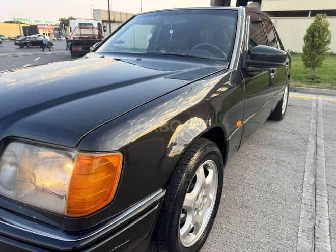 Mercedes E 230 1995, 300,000 km - 2.3 l - Bakı