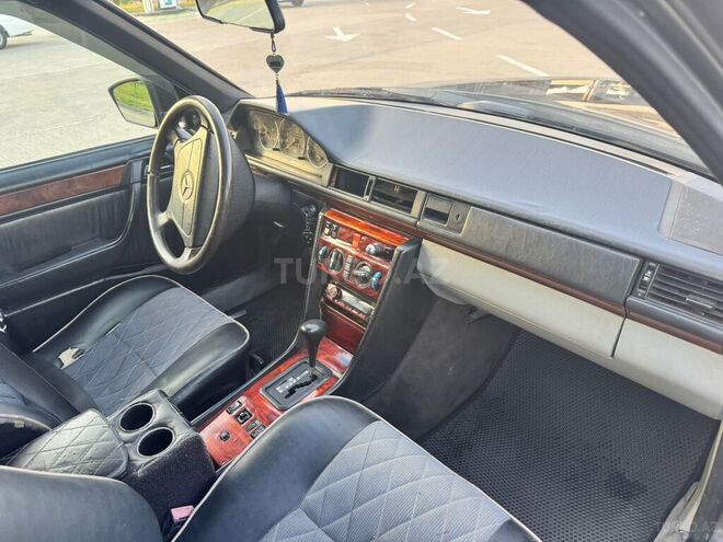 Mercedes E 230 1995, 300,000 km - 2.3 l - Bakı