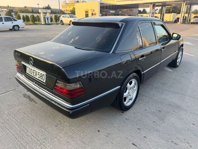 Mercedes E 230 1995, 300,000 km - 2.3 l - Bakı