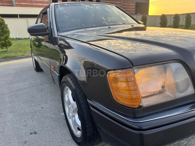 Mercedes E 230 1995, 300,000 km - 2.3 l - Bakı