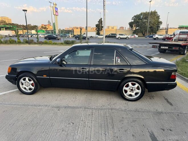 Mercedes E 230 1995, 300,000 km - 2.3 l - Bakı