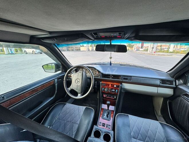 Mercedes E 230 1995, 300,000 km - 2.3 l - Bakı