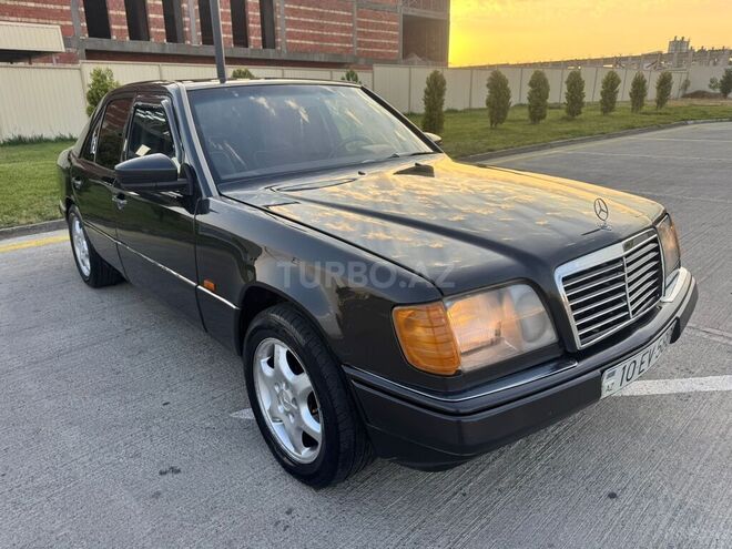 Mercedes E 230 1995, 300,000 km - 2.3 l - Bakı