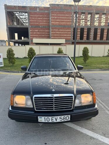 Mercedes E 230 1995, 300,000 km - 2.3 l - Bakı