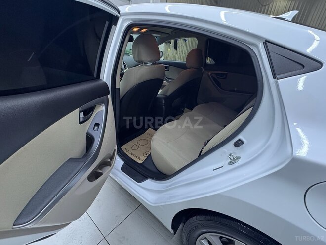Hyundai Elantra 2015, 311,431 km - 1.8 l - Bakı