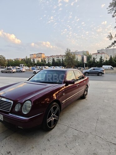 Mercedes E 200 1999, 276,000 km - 2.0 л - Bakı