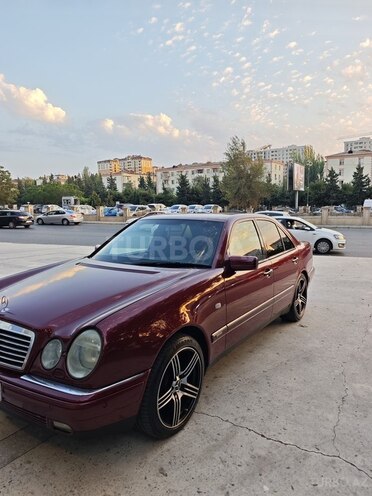 Mercedes E 200 1999, 276,000 km - 2.0 л - Bakı