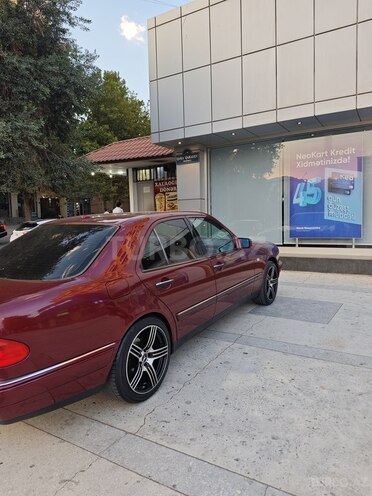 Mercedes E 200 1999, 276,000 km - 2.0 л - Bakı
